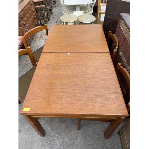 2658 - A RETRO TEAK EXTENDING DINING TABLE 60