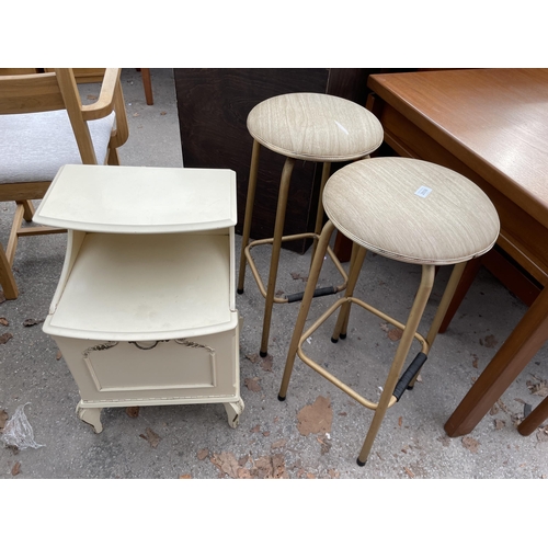 2659 - A PAIR OF RETRO KITCHEN HIGH STOOLS ON TUBULAR FRAMES AND A BEDSIDE LOCKER