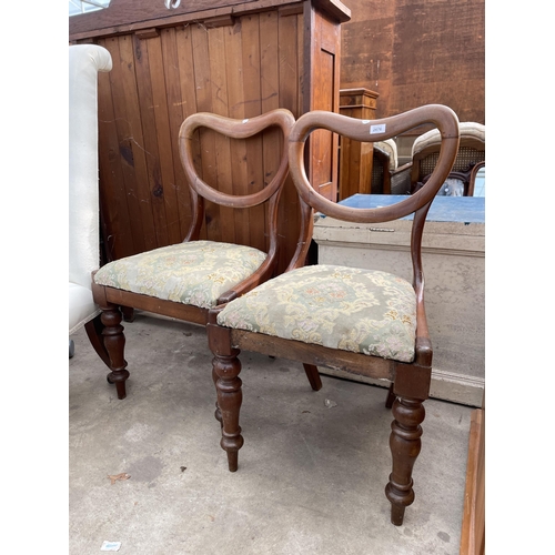 2676 - A PAIR OF VICTORIAN MAHOGANY DINING CHAIRS