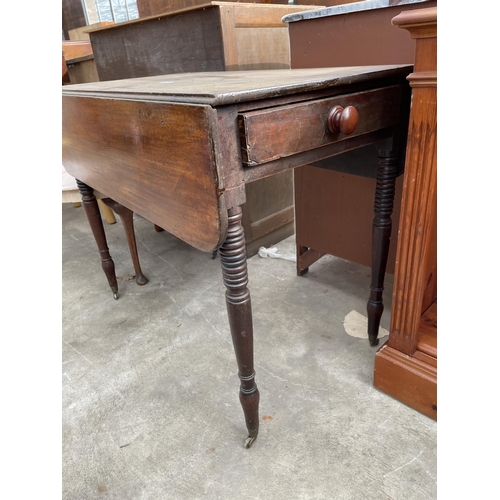 2689 - A 19TH CENTURY MAHOGANY PEMBROKE TABLE WITH SINGLE DRAWER AND SHAM DRAWER