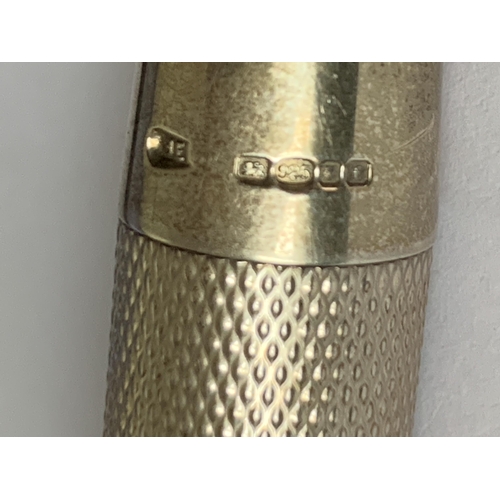 504 - AN ONOTO HALLMARKED LONDON SILVER CENTENARY 1905-2005 FOUNTAIN PEN WITH A SIZE 7 18 CARAT GOLD NIB