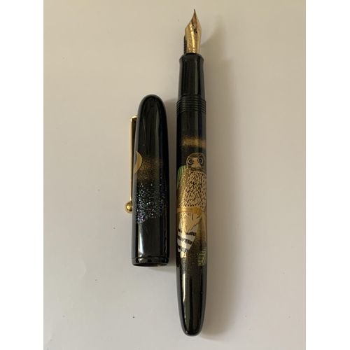 504A - A NAMIKI OWL DESIGN FOUNTAIN PEN WITH 18 CARAT GOLD NIB