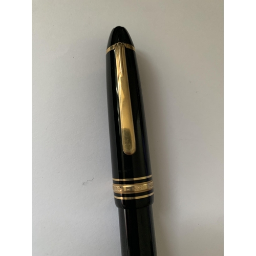 506A - A MONT BLANC MEISTERSTUCK GOLD COATED LE GRAND FOUNTAIN PEN WITH 18 CARAT GOLD MEDIUM NIB