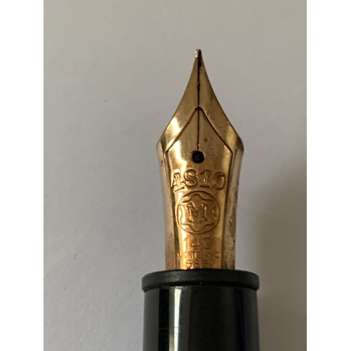 506A - A MONT BLANC MEISTERSTUCK GOLD COATED LE GRAND FOUNTAIN PEN WITH 18 CARAT GOLD MEDIUM NIB