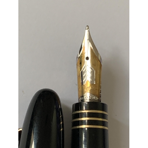 506B - AN OMAS FOUNTAIN PEN MARKED THE MUSEUM OF MODERN ART NEW YORK WITH AN 18 CARAT GOLD NIB