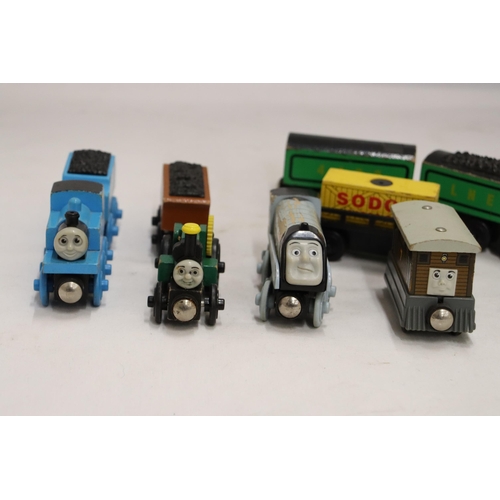 368 - A QUANTITY OF VINTAGE WOODEN THOMAS THE TANK ENGINE TRAINS AND CARRIAGES TO INCLUDE SPENCER, TREVOR,... 