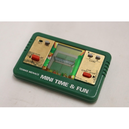 380 - A VINTAGE HAND HELD 1980'S, TENNIS MENACE MINI TIME AND FUN, WORKING AT TIME OF CATALOGUING, NO WARR... 