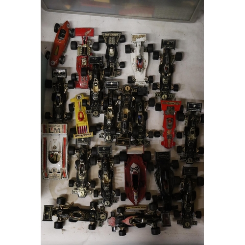 395 - A LARGE QUANTITY OF VINTAGE DIE-CAST CORGI AND MATCHBOX F1 RACING CARS