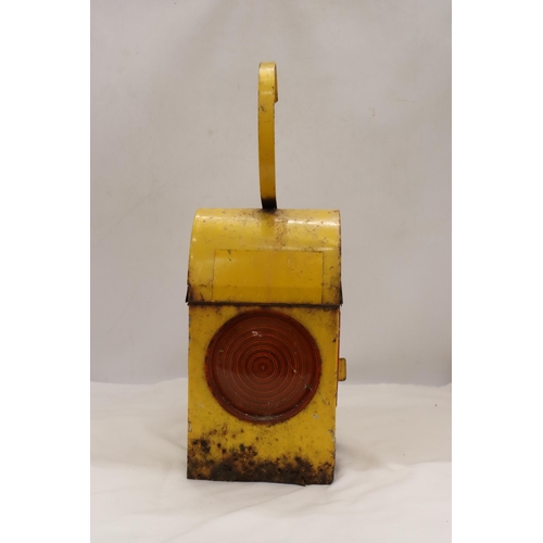 816 - A VINTAGE CHALWYN ROAD/RAIL LAMP