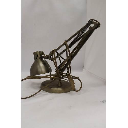 841 - A VINTAGE METAL ANGLEPOISE LAMP