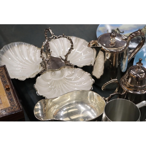 872 - A QUANTITY OF SILVER PLATE TO INCLUDE VINTAGE LEONARD COBALT BLUE WITH SILVER OVERLAY SALT AND PEPPE... 