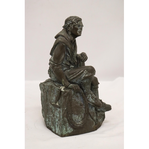 885 - A BRONZE MODEL OF A MOUNTAINEER, HEIGHT 23CM