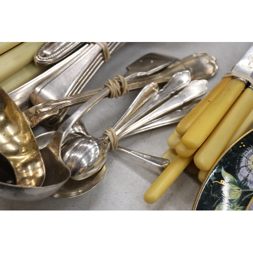 890 - A QUANTITY OF VINTAGE FLATWARE TO INCLUDE TWO SMALL LADELS