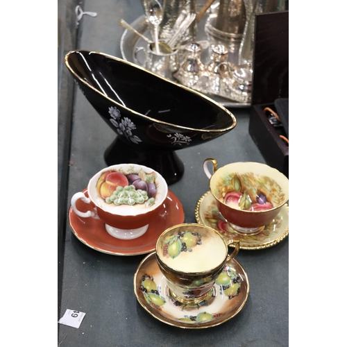 896 - A SIGNED, R EVERILL, LIME HOUSE STUDIO CUP AND SAUCER IN THE 'EVESHAM' PATTEN, TWO VINTAGE AYNSLEY C... 