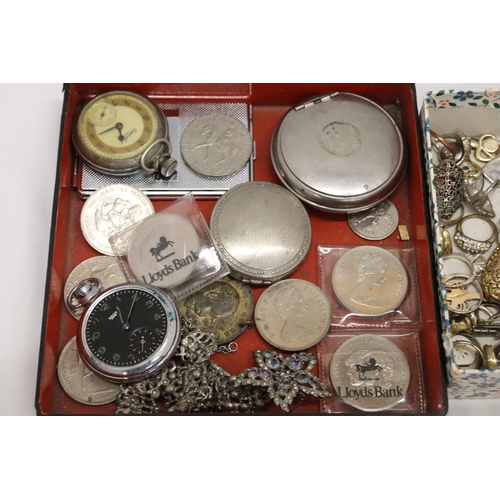 910 - A QUANTITY OF COSTUME JEWELLERY TO INCLUDE POCKET WATCHES IN NEED OF REPAIR, RINGS, PENDANTS, COINS,... 