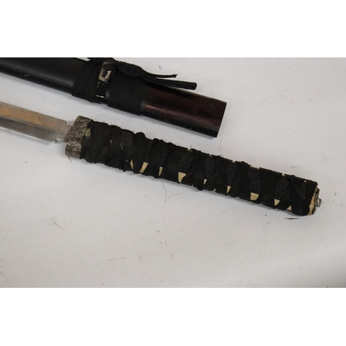 924 - A SAMURAI SWORD, LENGTH 98CM