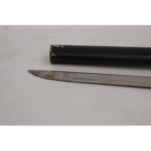 924 - A SAMURAI SWORD, LENGTH 98CM