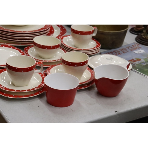 933 - A STYLECRAFT, 'MIDWINTER', STAFFORDSHIRE RED AND WHITE TEASET TO INCLUDE PLATES, CUPS AND SAUCERS PL... 