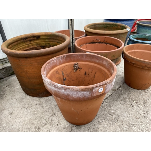 1665 - AN ASSORTMENT OF VARIOUS TERRACOTTA PLANT POTS