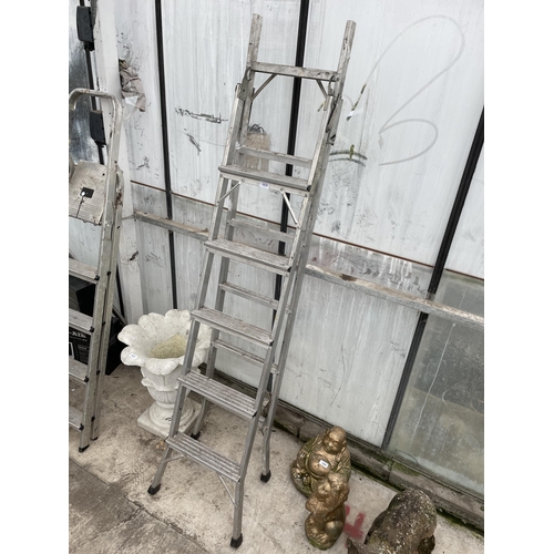 1670 - A MULTIFUNCTIONAL FOLDING ALUMINIUM LADDER