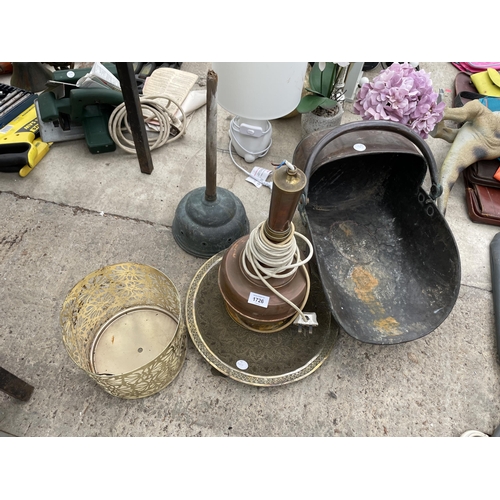 1726 - AN ASSORTMENT OF ITEMS TO INCLUDE A COPPER COAL BUCKET, A LAMP AND A POSSER ETC