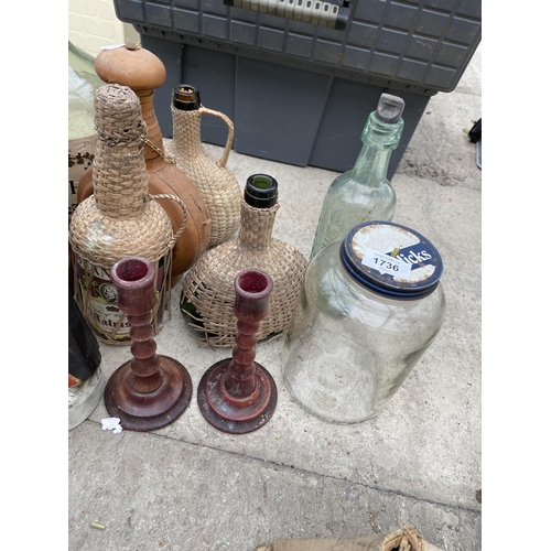 1736 - AN ASSORTMENT OF VINTAGE GLASS AND NOVELTY CERAMIC BOTTLES