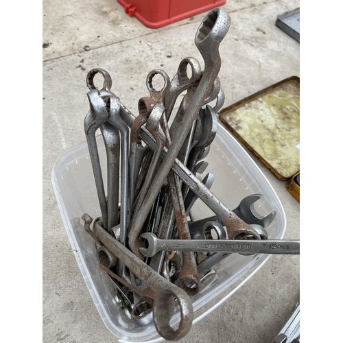 1796 - A LARGE ASSORTMENT OF VARIOUS SPANNERS