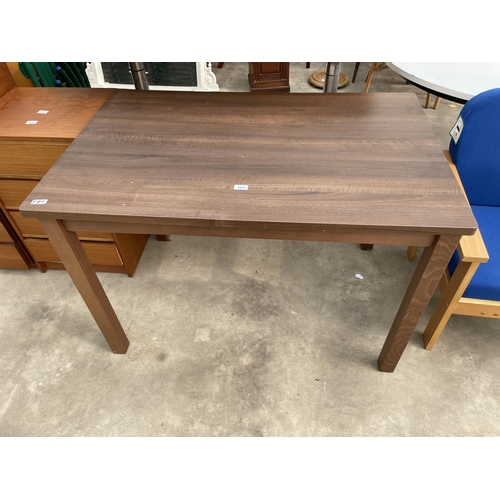 2915 - A WOOD EFFECT KITCHEN TABLE