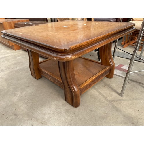 2922 - A SQUARE OAK COFFEE TABLE