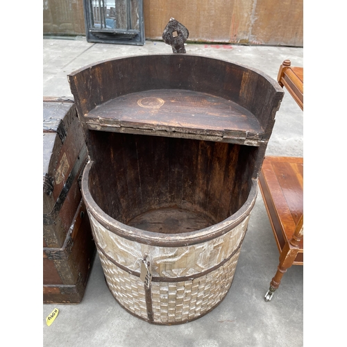 2941 - AN INDIAN HARDWOOD GRAIN/RICE DRUM CONTAINER WITH HINGED LID AND METALWARE FITTINGS DIAMETER 18