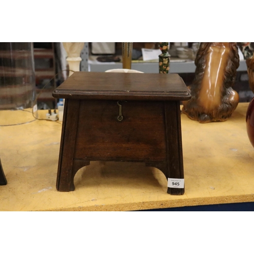 945 - A VINTAGE OAK SEWING BOX/STOOL, HEIGHT 25CM, WIDTH 30CM, DEPTH 29CM