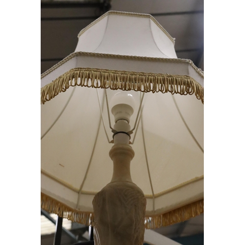 973 - A LARGE HEAVY MARBWITH SHADE, HEIGHT TO THE BULB, APPROX 50CMLE BASED TABLE LAMP