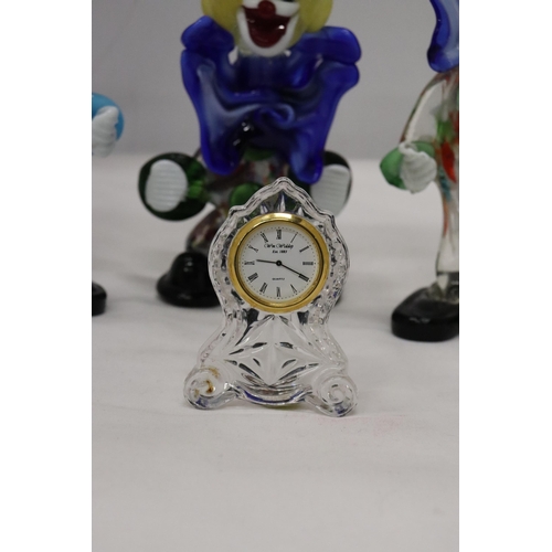 998 - FOUR MURANO STYLE GLASS CLOWNS, A TRINKET POT AND A MINIATURE GLASS MANTLE CLOCK