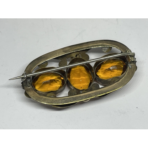 645 - A VINTAGE BROOCH WITH THREE AMBER COLOURED STONES IN ORIGINAL PRESENTATION BOX