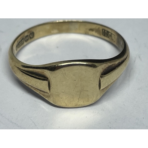 671 - A 9 CARAT GOLD SIGNET RING SIZE N/O GROSS WEIGHT 2.32 GRAMS