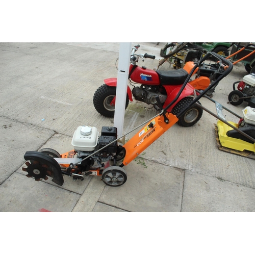 119 - ELLET 300 PRO LAWN EDGER IN WORKING ORDER  NO VAT