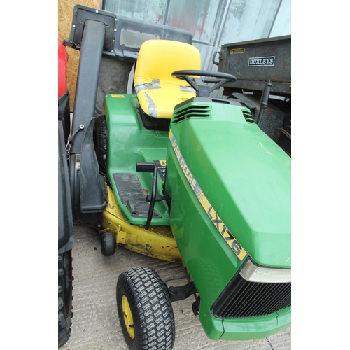 130 - JOHN DEERE LX176 RIDE ON MOWER  IN WORKING ORDER NO VAT