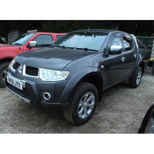 184 - MITSUBISHI L200 DI-D BARBICAN AUTOMATIC 4X4 WV61JYX FIRST REG 30/09/11 DIESEL MOT 12/06/24 APPROX 12... 