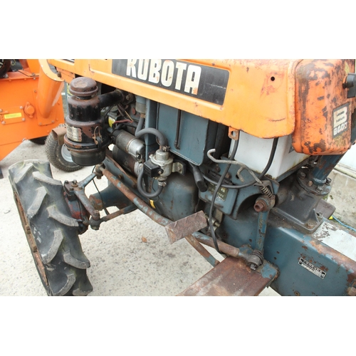 125 - KUBOTA B6000 4X4 MINI TRACTOR - STARTS RUNS & DRIVES A PROBLEM WITH THE STEERING NO VAT