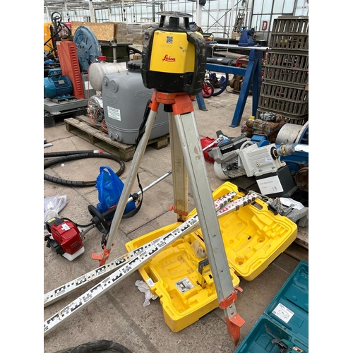 1633 - LEICA LASER LEVEL STAND AND 2 STAFFS IN WORKING ORDER (NEEDS CALIBRATING)  NO VAT