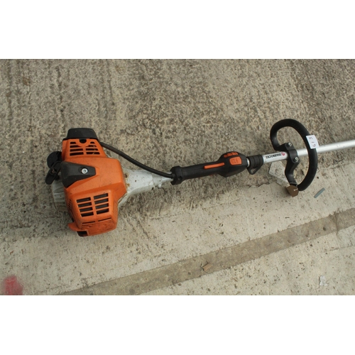 41J - STIHL LONG REACH HEDGE CUTTER   NO VAT