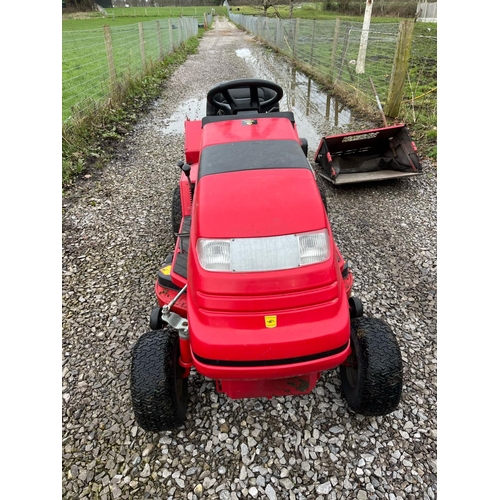 118 - A COUNTAX C38H HYDROSTATIC RIDE ON LAWN MOWER WITH HONDA ENGINE. COMPLETE WITH GRASS BOX AND SPREADE... 