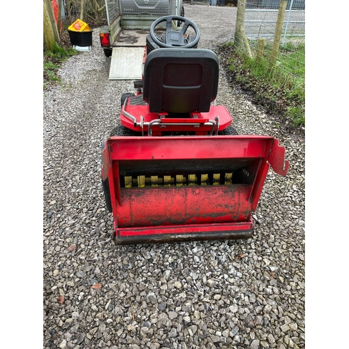 118 - A COUNTAX C38H HYDROSTATIC RIDE ON LAWN MOWER WITH HONDA ENGINE. COMPLETE WITH GRASS BOX AND SPREADE... 