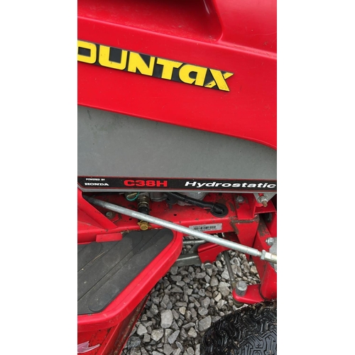 118 - A COUNTAX C38H HYDROSTATIC RIDE ON LAWN MOWER WITH HONDA ENGINE. COMPLETE WITH GRASS BOX AND SPREADE... 