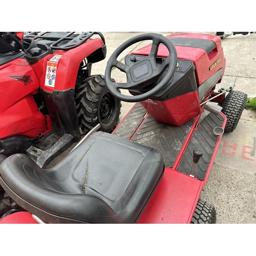 133 - COUNTAX C400H RIDE ON MOWER  NO VAT