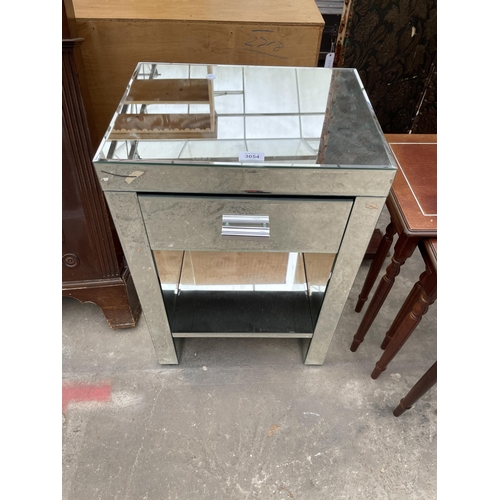 3054 - A MODERN MIRRORED BEDSIDE TABLE WITH SINGLE DRAWER, 17.5