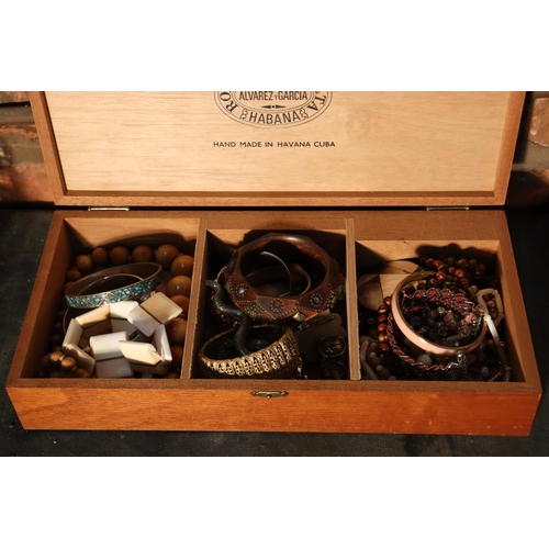 1020 - A BOX CONTAINING COSTUME JEWELLERY MAINLY BANGLES AND NECKLACES