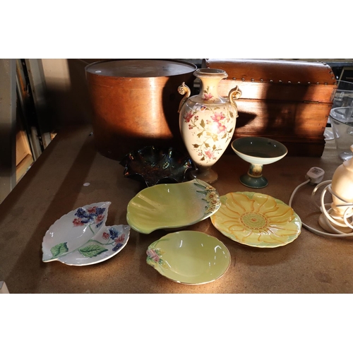 1027 - A QUANTITY OF CERAMICS TO INCLUDE CARLTONWARE, ROYAL WINTON, CARNIVAL GLASS BOWL, ETC.,