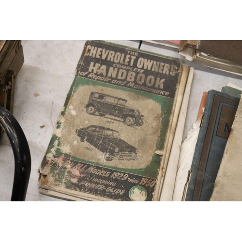 1062 - A QUANTITY OF VINTAGE CAR MANUALS