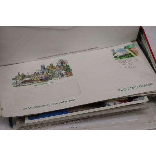 1064 - A QUANTITY OF FIRST DAY ISSUES AND VINTAGE POSTCARDS